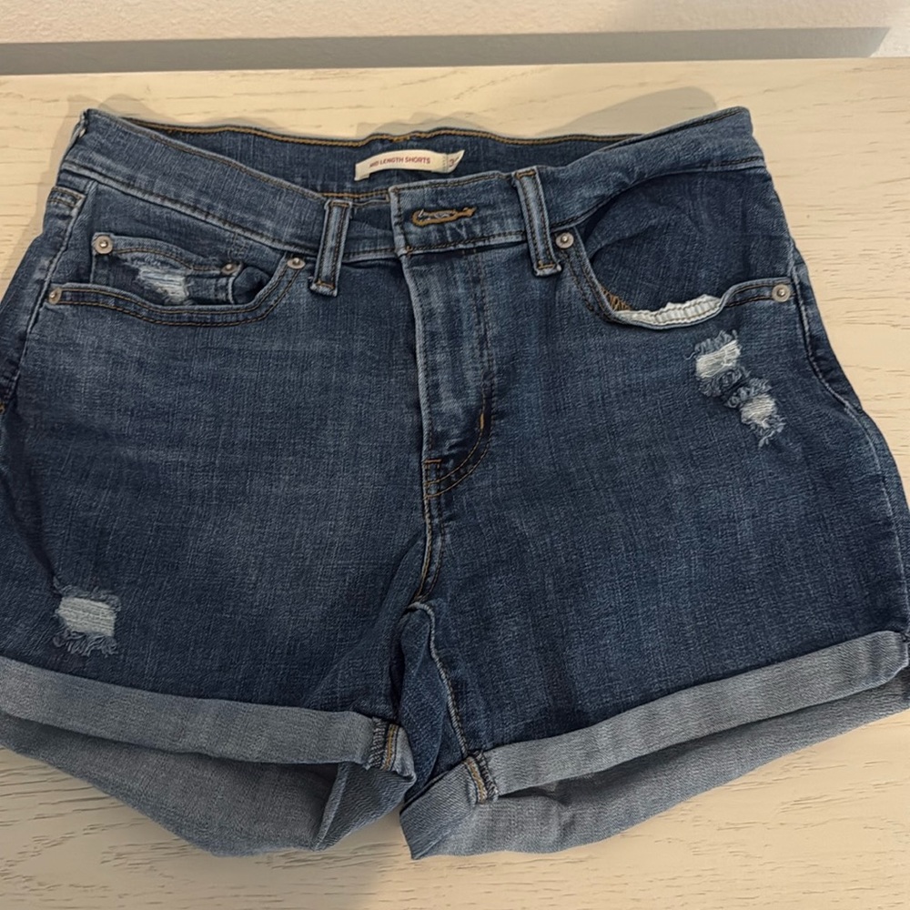 Levi’s mud length shorts size 30